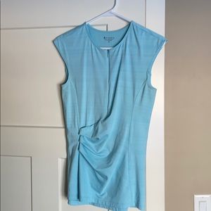 Woman’s Athleta Shirt